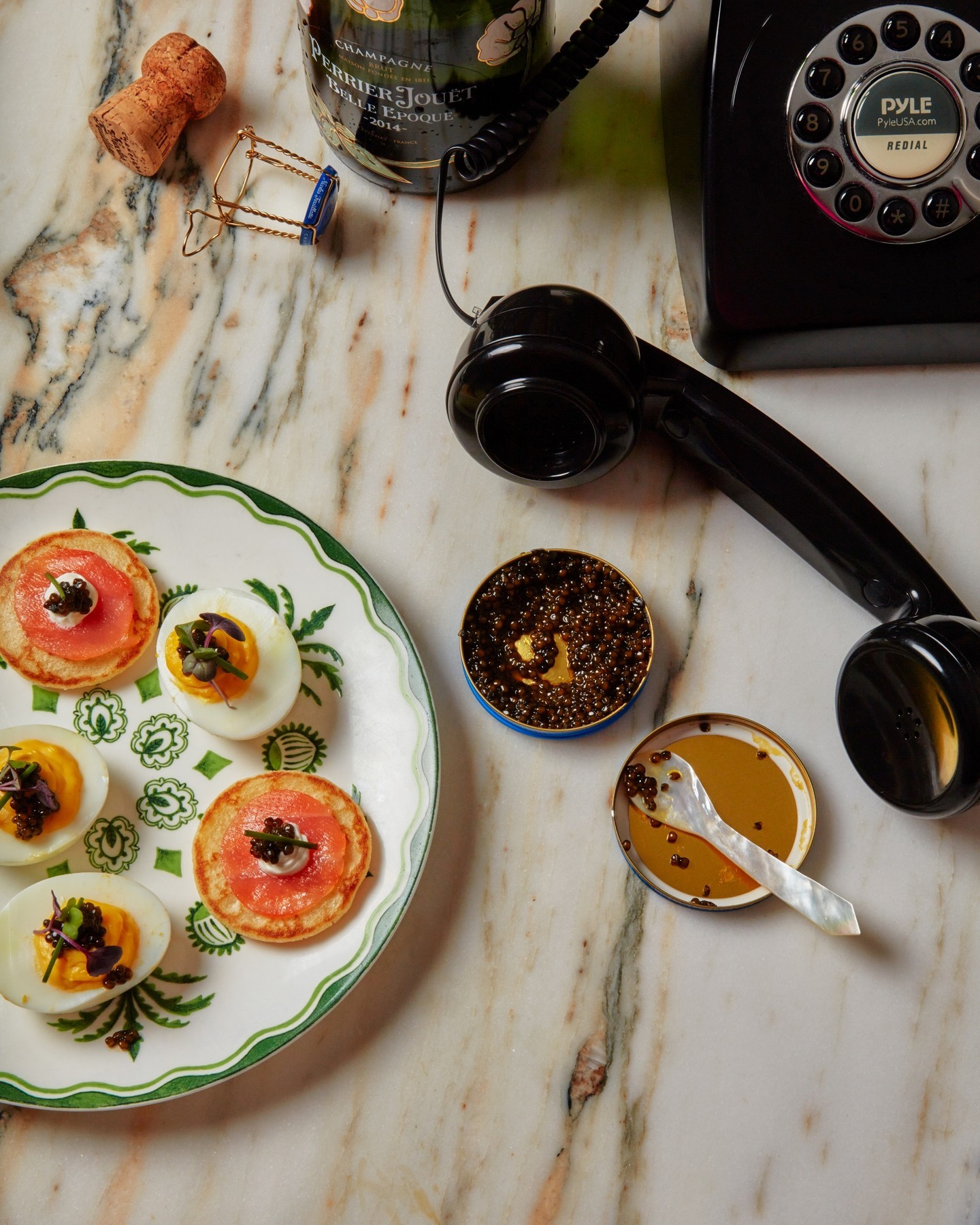 hello you’ve reached the caviar hotline - what will it be? smoked salmon blinis with caviar and crème fraîche? caviar nachos? deviled eggs with caviar? ⁠
⁠
dial ‘5’ for 24/7 caviar delivered to your room, and choose from a range of caviar delicacies 📞 ⁠
⁠
photo: @emmafishman
